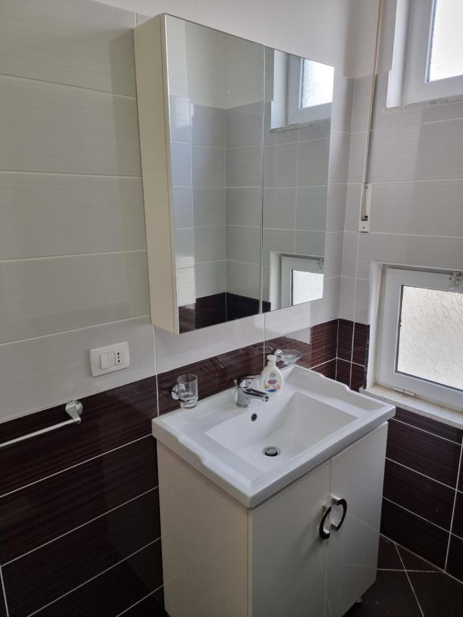 Remar Apartments Вльора Екстер'єр фото