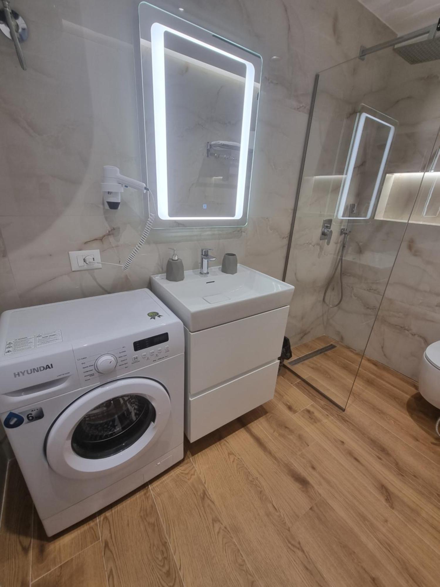 Remar Apartments Вльора Екстер'єр фото